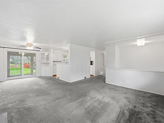 5th image of 2956 Manorview Cir