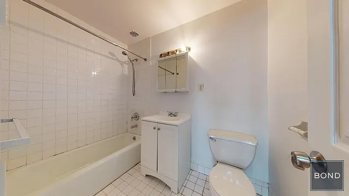 Rented by Bond New York | media 18