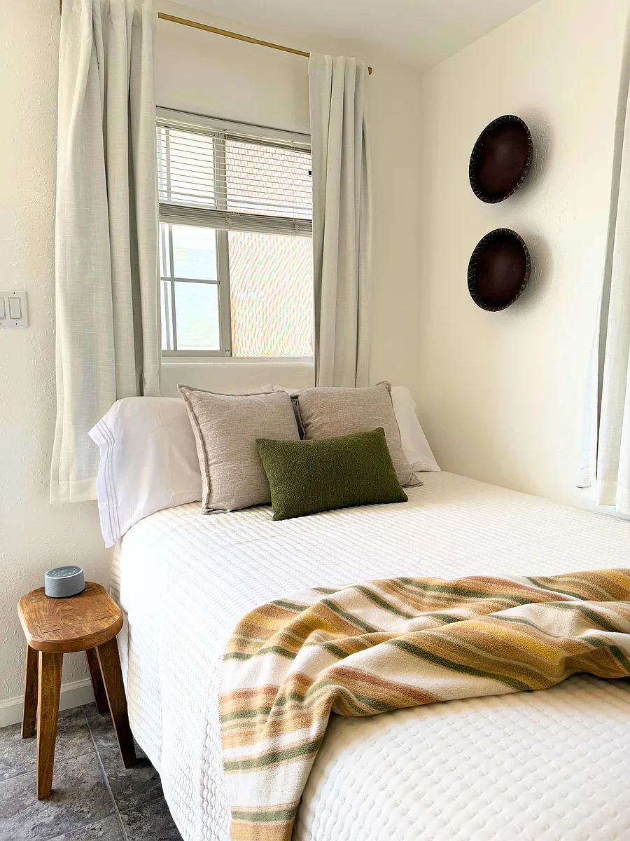 Full size Bed with mini split - 10237 S Avenida Compadres #1/2