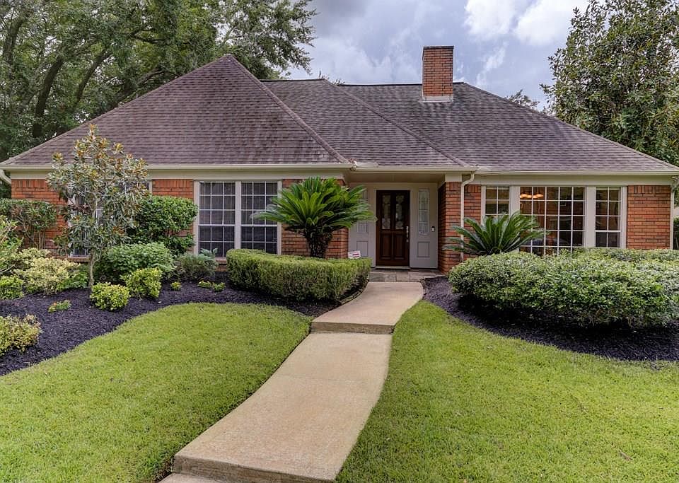 1st image of 15318 Poplar Springs Ln
