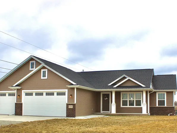 N8989 Wildflower Ln, Brillion, WI 54110