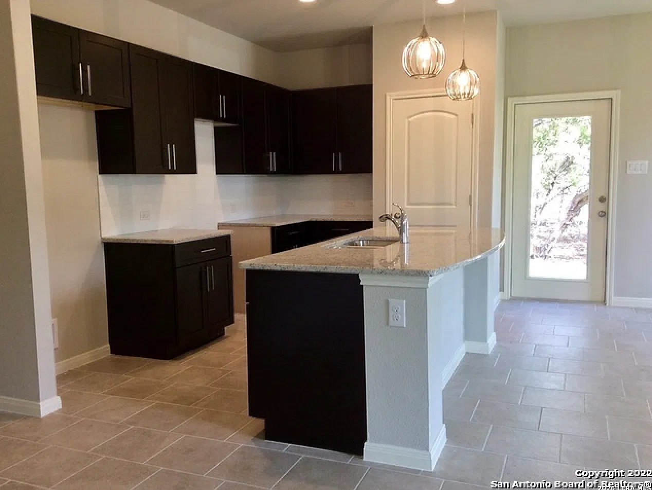 3 bed, 1562 sqft, $1,895 — Photo 4