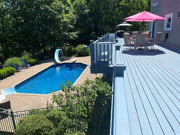 2nd image of 20 Blossom Ln