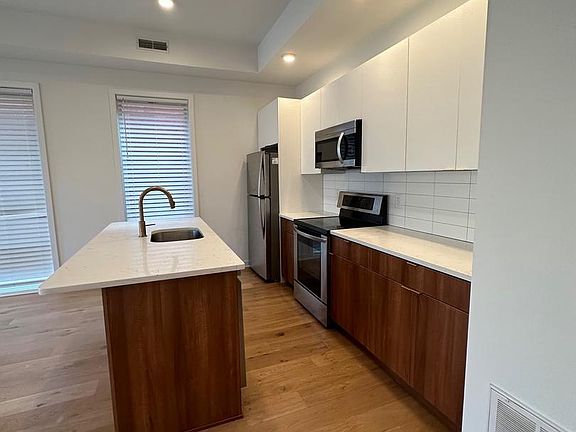 3rd image of 1416 Frankford Ave #402