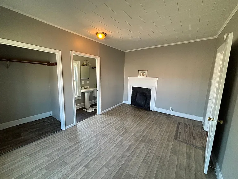 1900 E Ozark Ave — Photo 6