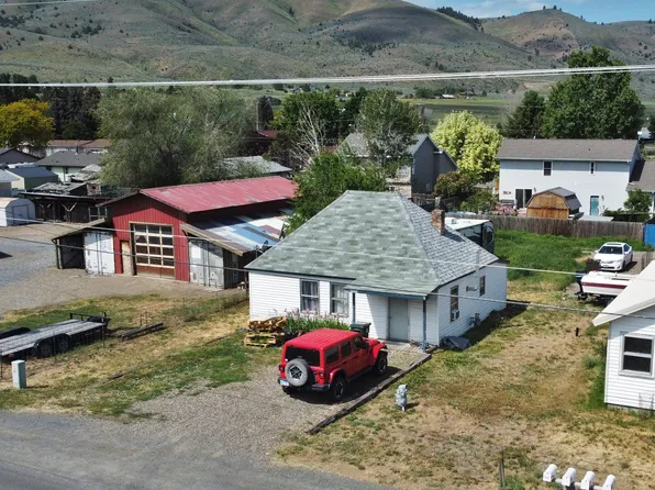 2093 17th St, Baker City, OR 97814