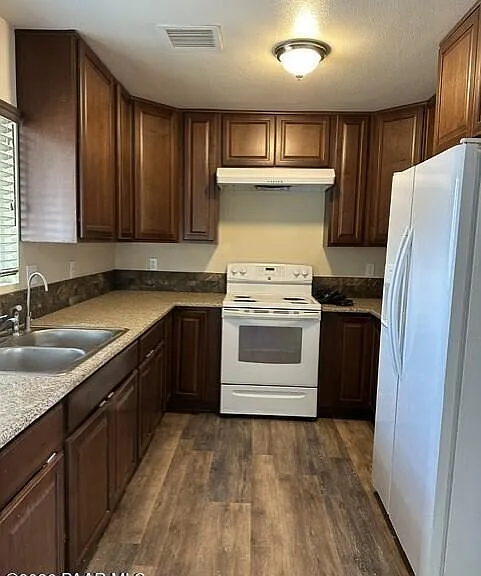 6336 N Rockland Dr #B — Photo 2