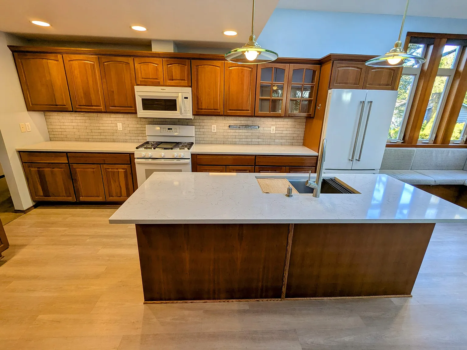 5 bed, 2595 sqft, $4,000 — Photo 3