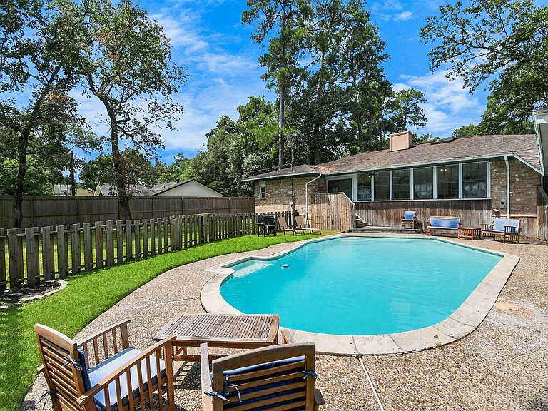 21722 Forest Glade Dr — Photo 35