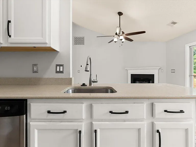 1201 Grasswind Dr — Photo 15