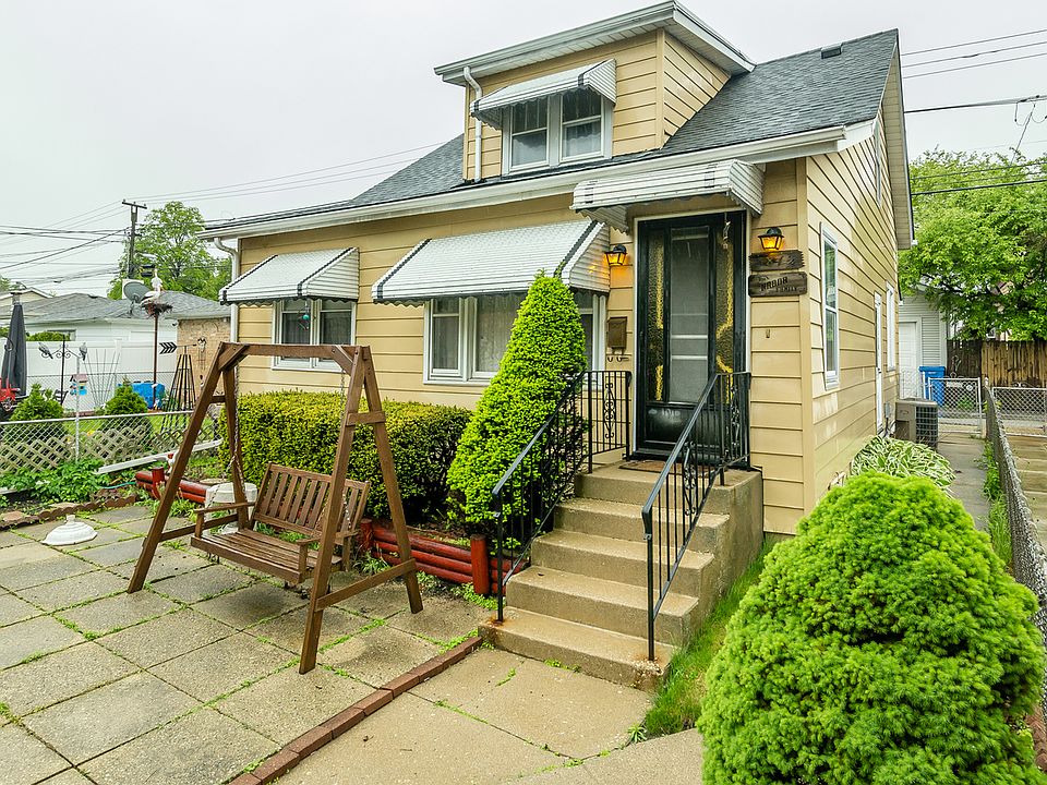 1st image of 3812 N Oak Park Ave