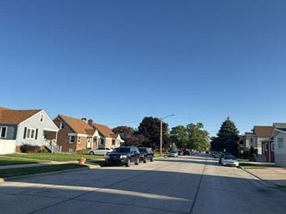 Exterior Neighborhood (street photo)