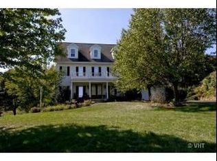 39W167 W Hilltop Dr, St Charles, IL 60175