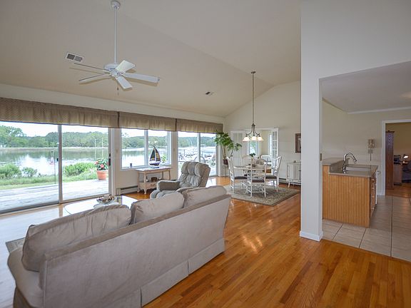 4th image of 14019 Evans Farm Ln
