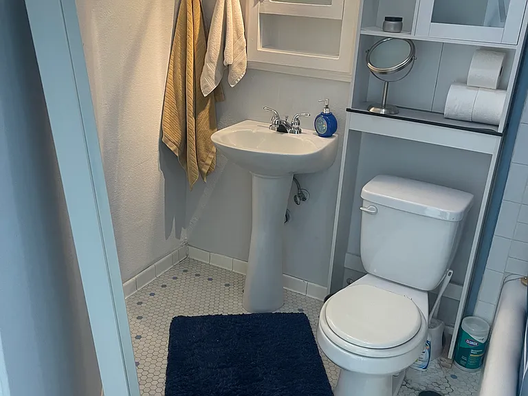 901 NE 43rd St #303 — Photo 9