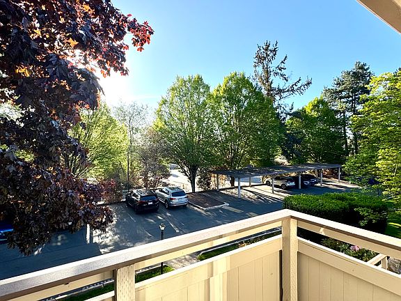 3rd image of 14200 NE 171st St Unit F207