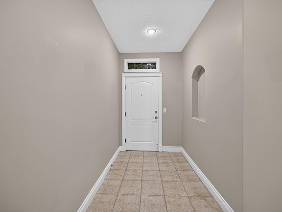 3rd image of 10178 117th St NW #401