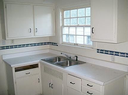 5th image of 152 Niagara Ave