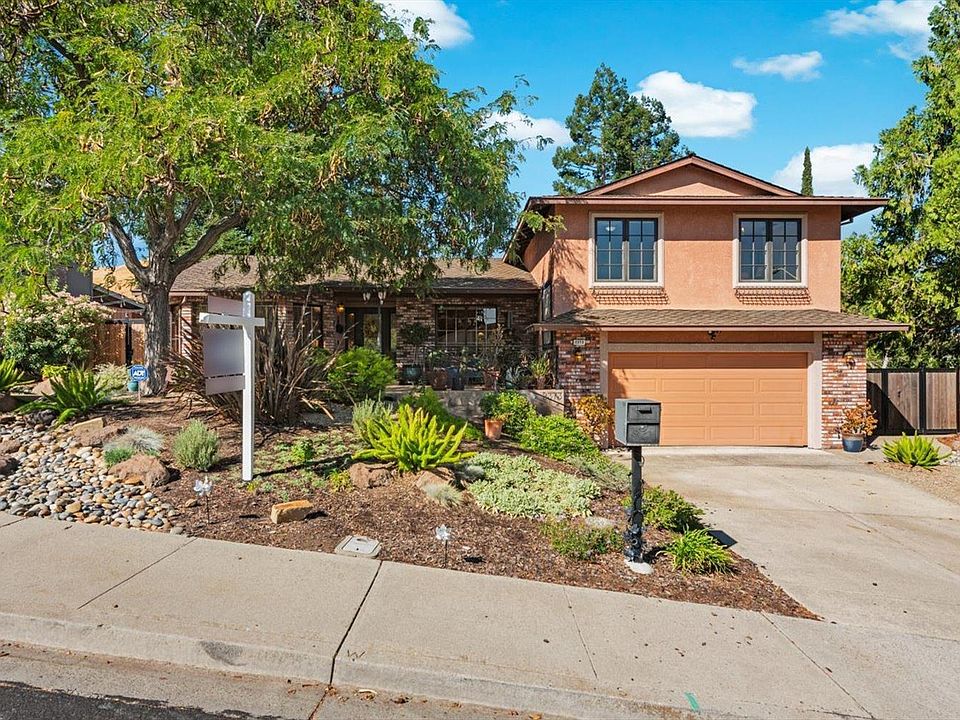 1st image of 2373 Peachtree Circle