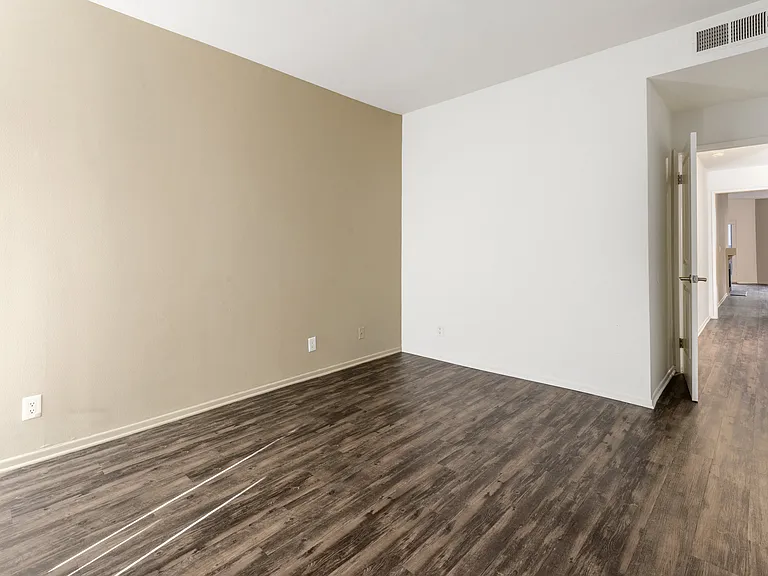 CentrePointe Apartments — Photo 42