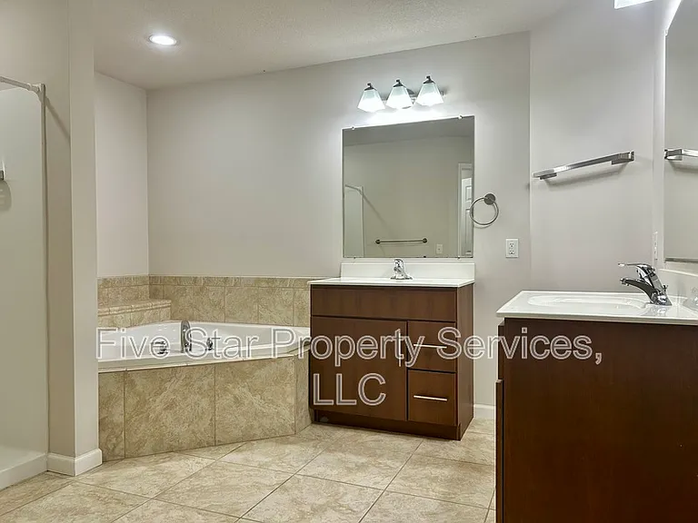 1408 School House Ln — Photo 12