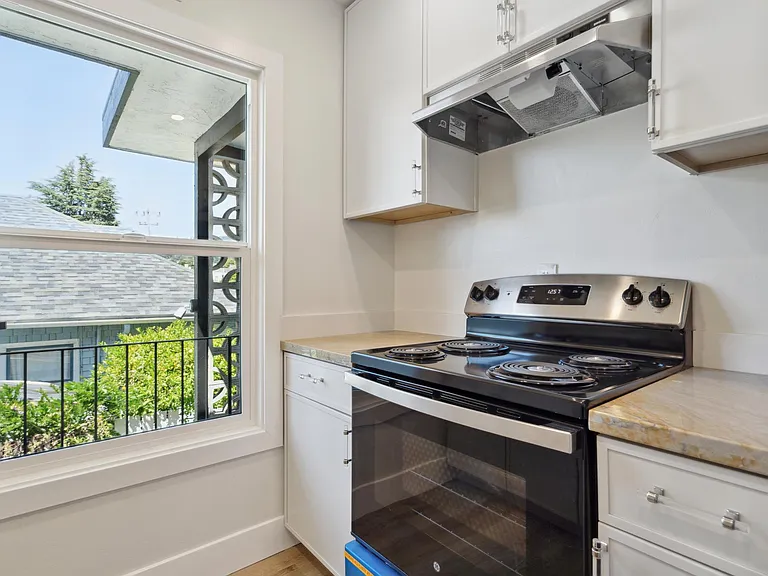 3441 Laguna Ave #2 — Photo 34