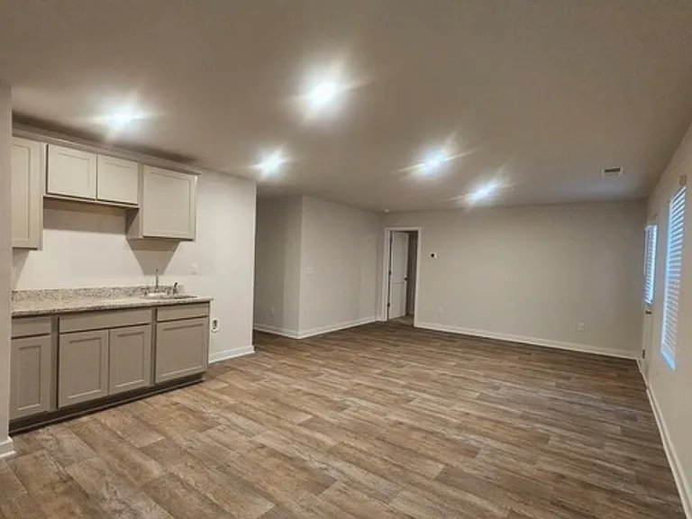 Great Oak Pl — Photo 3