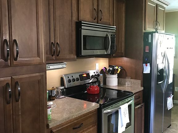 2nd image of 113 Manor Dr