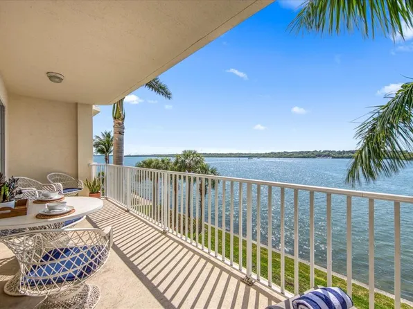 8800 Bay Pines Blvd APT 205, Saint Petersburg, FL 33709