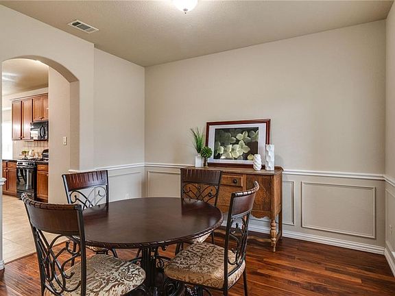 5th image of 3900 Kenny Ct