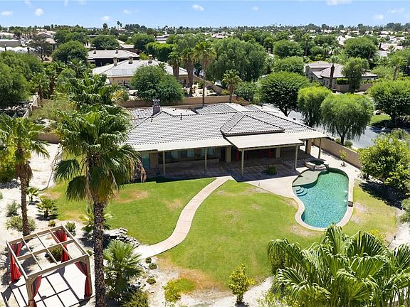 2nd image of 78482 Bent Canyon Ct