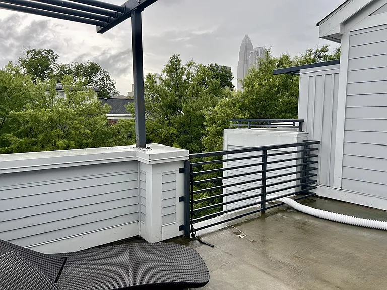663 E 10th St #1 — Photo 4