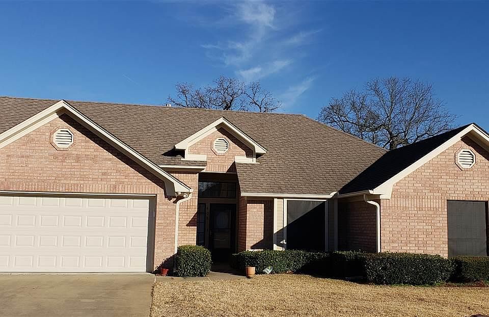 1st image of 408 Eisenhower Dr