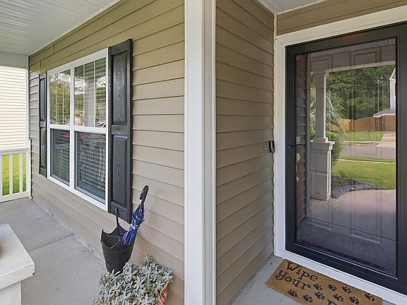 3rd image of 244 Loocock Dr