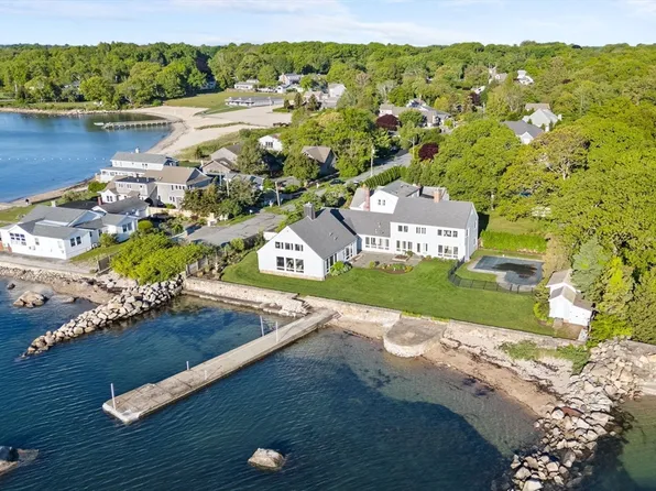 124 William St, Dartmouth, MA 02748