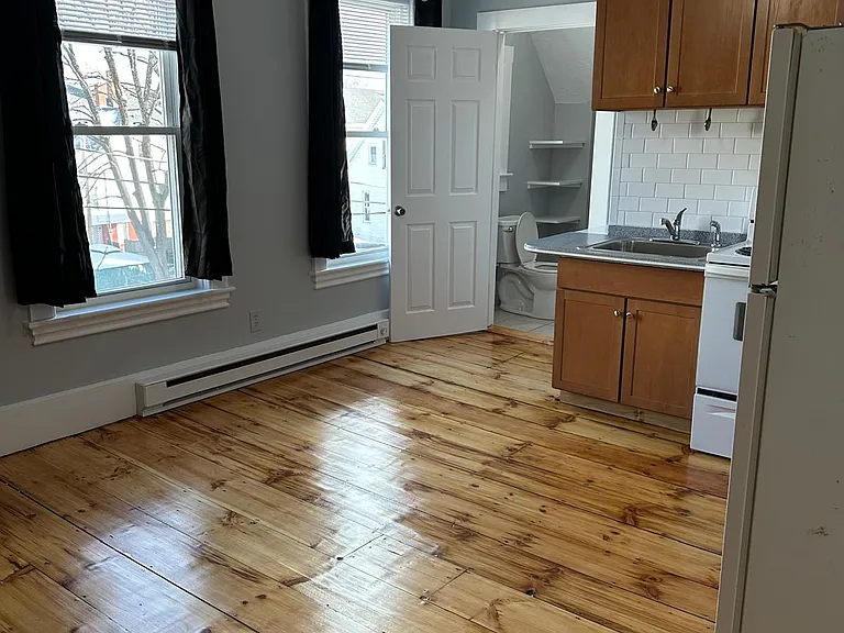18 Osgood St #3 — Photo 7
