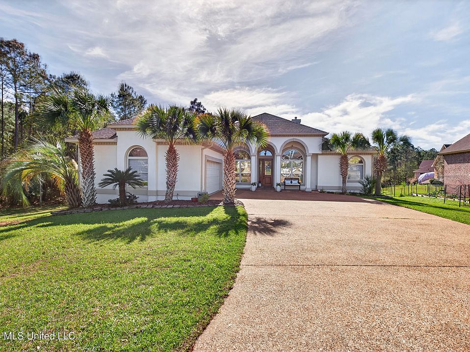 1st image of 756 Troon Ct