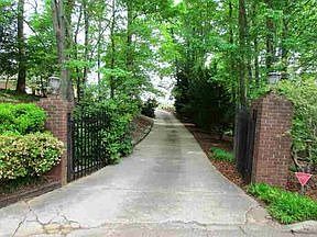 3rd image of 128 Sorrento Dr