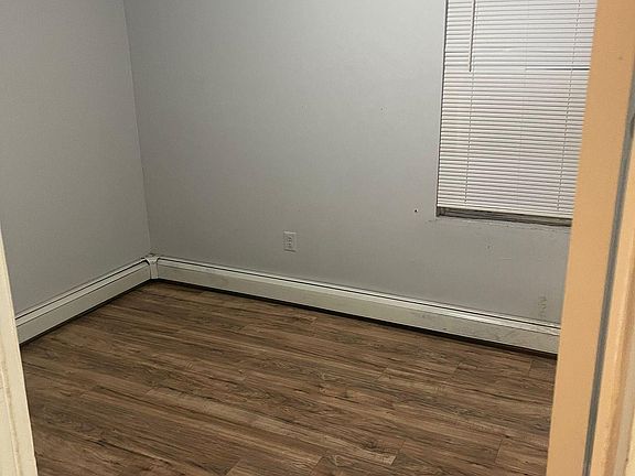 3rd image of 133 Elizabeth Ave APT 3