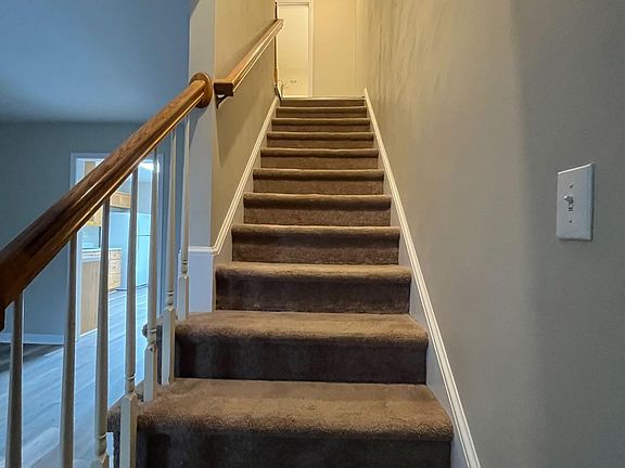 4th image of 34 Peachtree Ct