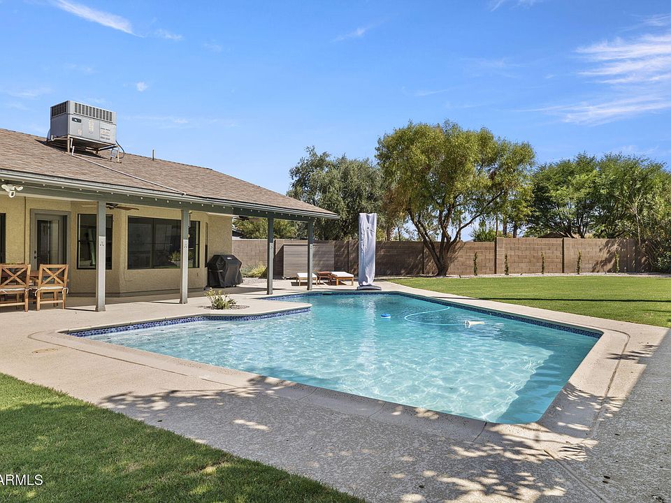 1st image of 2601 E Sahuaro Dr