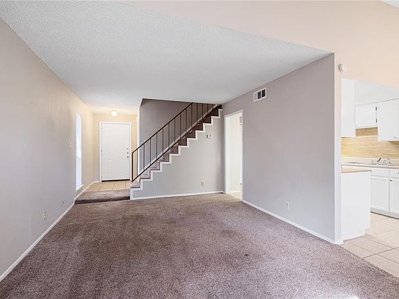 4th image of 6201 Emerald Forest Dr #B