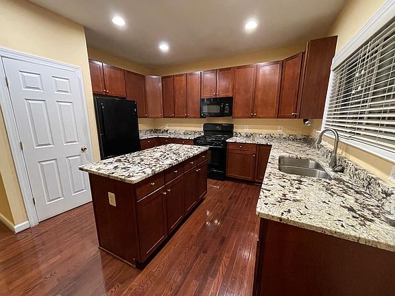 3rd image of 6052 Popes Creek Pl