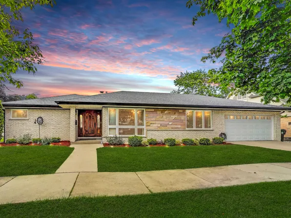 835 Tomawadee Dr, Park Ridge, IL 60068