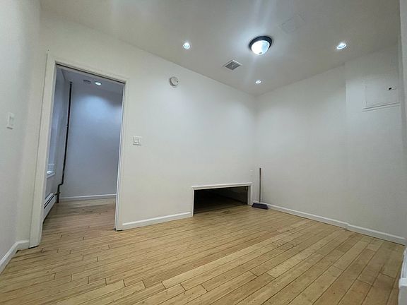 4th image of 13639 41st Ave Basement 5