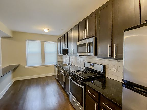 2nd image of 5056 1/2 N Winchester Ave #2E