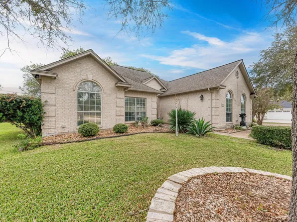 1610 Meadow Ln, Lockhart, TX 78644