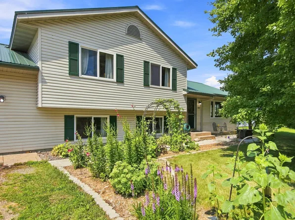 307 N East Ave, Dresser, WI 54009