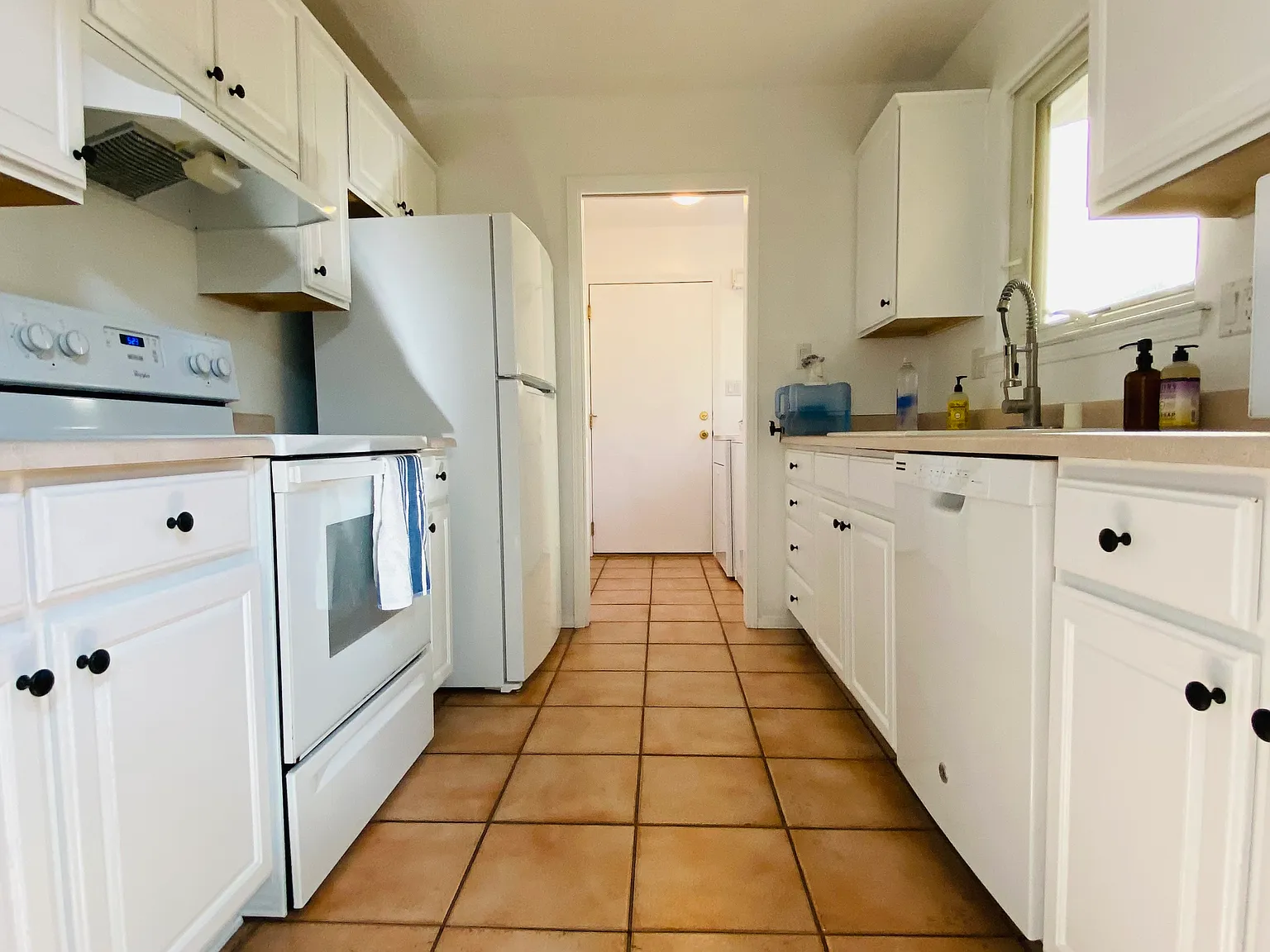 1729 Cliffside Dr NW — Photo 3