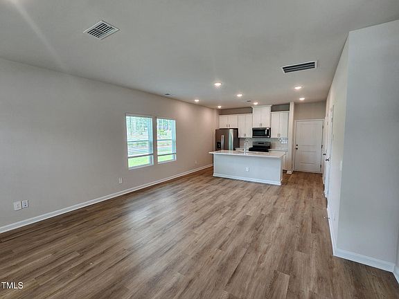 4th image of 3701 Rosebush Dr